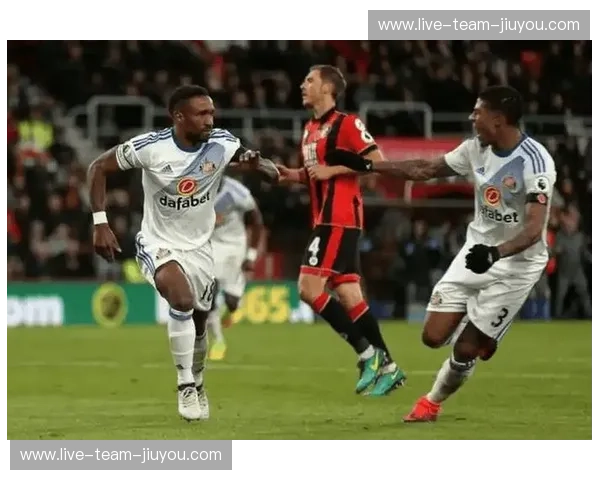 西布罗姆的蓝色梦想:在伊蒂哈德球场,一场关于勇气与荣耀的对决